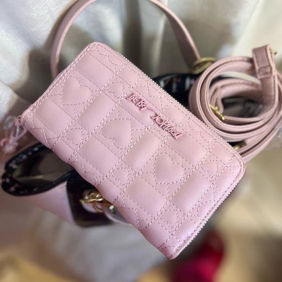 🩷🖤NWT-BETSEY JOHNSON & LUV BETSEY; PURSE AND WALLET! SUPER CUTE SET!!🩷🖤 - Picture 11 of 17